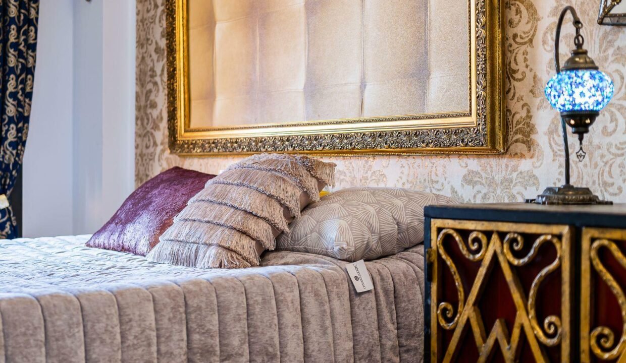 nCfFrlQYPqkM_1698942935-fullHD