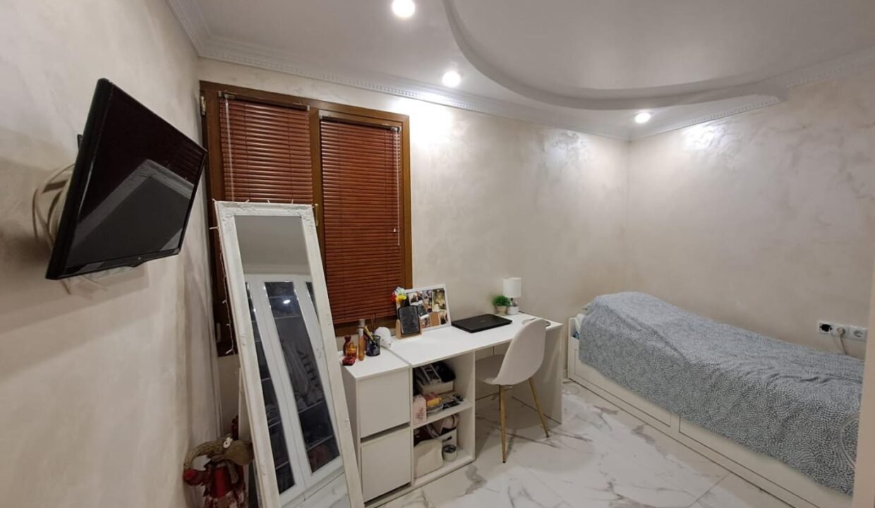 nZKUIQ_YJZTI_1726734466-fullHD