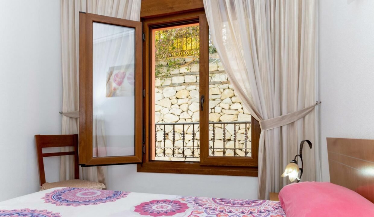 oZoHzYFJtWxk_1709034076-fullHD