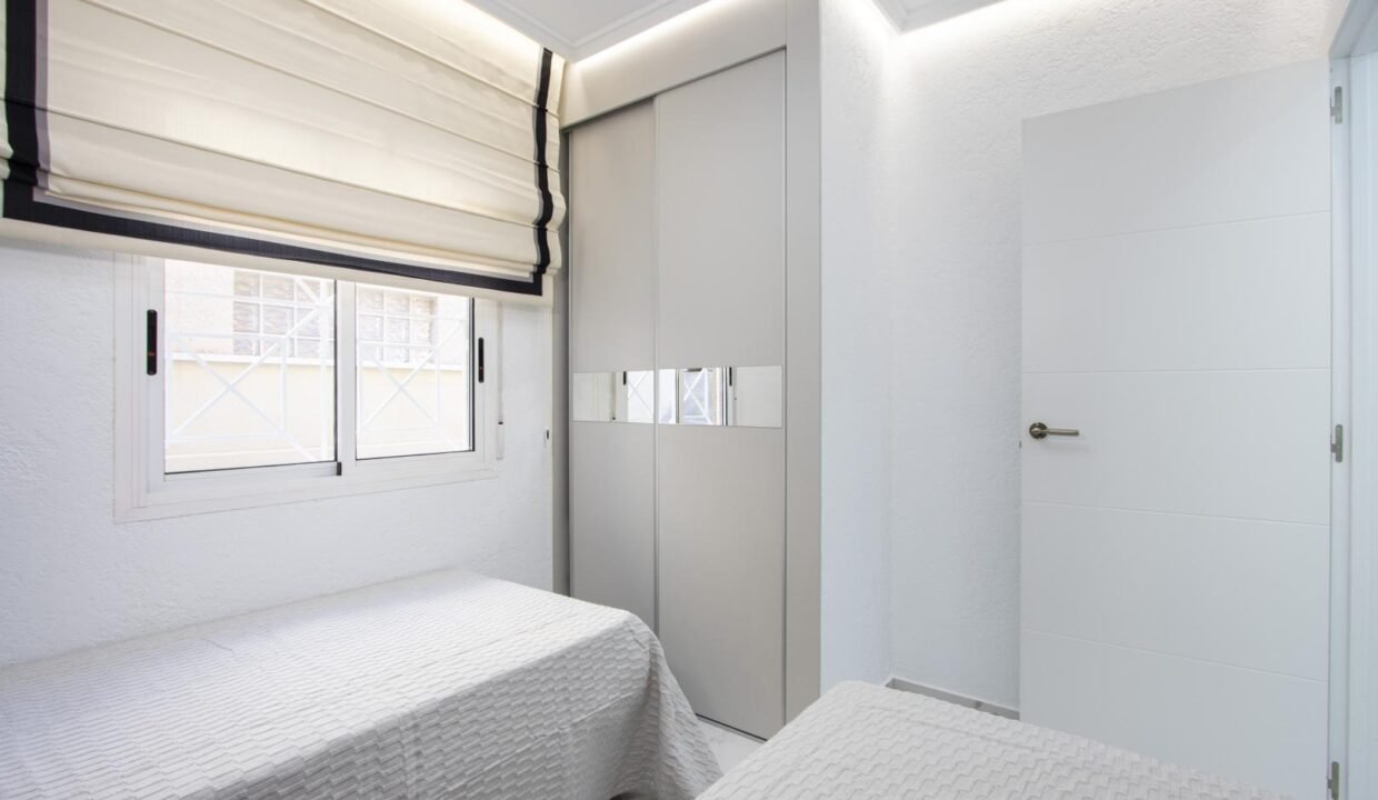 ocSX320cCHJ7_1727707588-fullHD