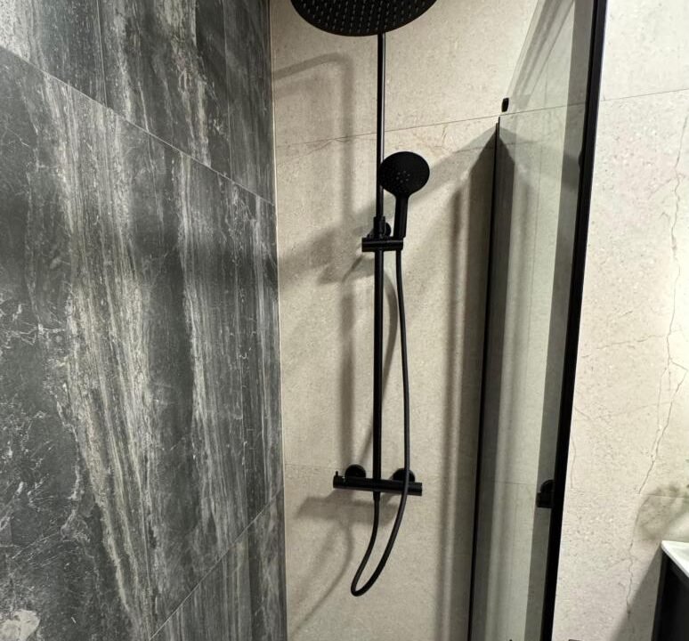 osAnHDDxv2uH_1733759411-fullHD