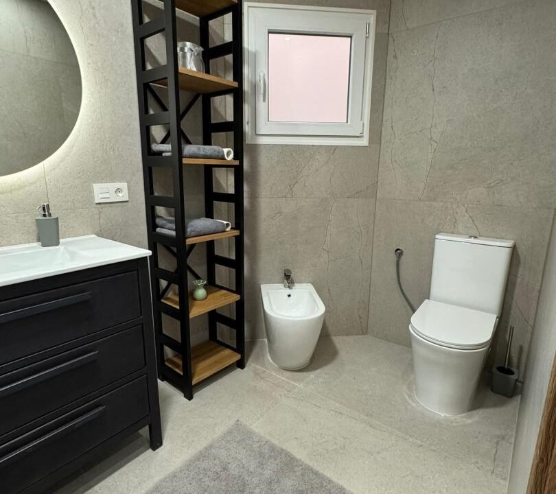 ov0-bxADnvi3_1733758876-fullHD