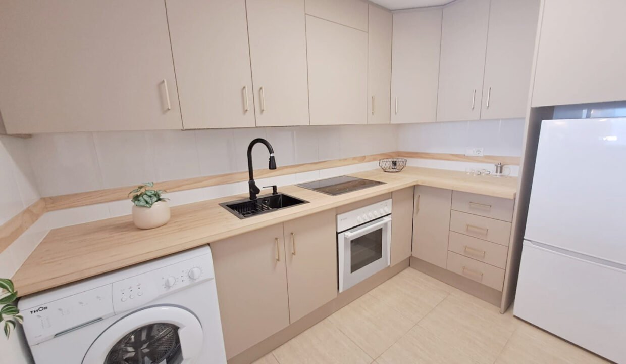 q5gyg-zi431J_1746702848-fullHD