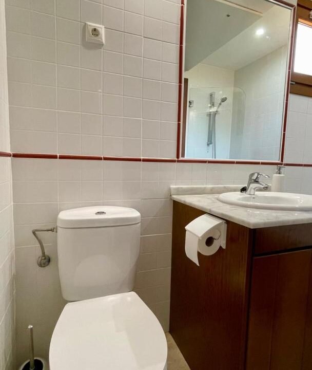 qp_j4XJare-2_1732793386-fullHD