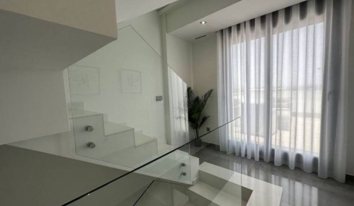 qqizH7zqnJoI_1741100770-fullHD