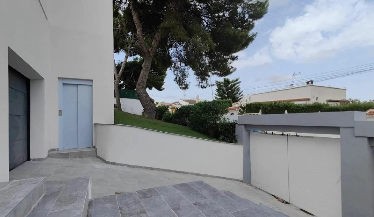 r75CdfwptCgg_1695295241-fullHD