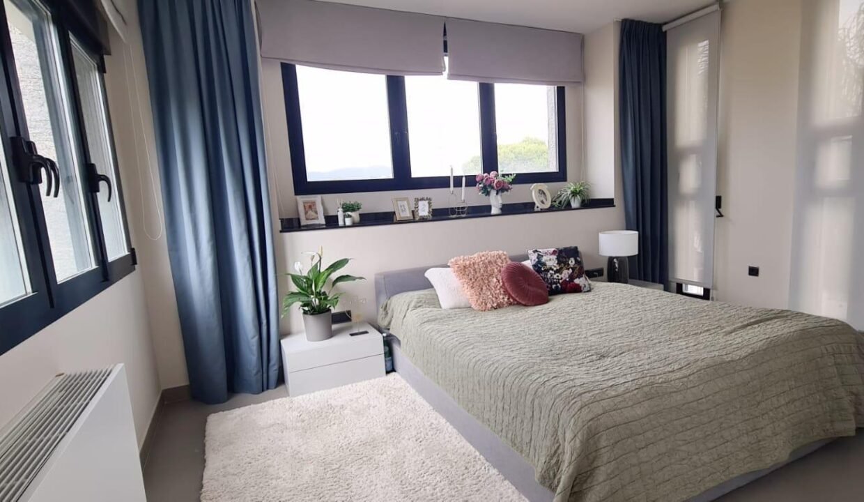 rcobnWtkvWm__1732889849-fullHD