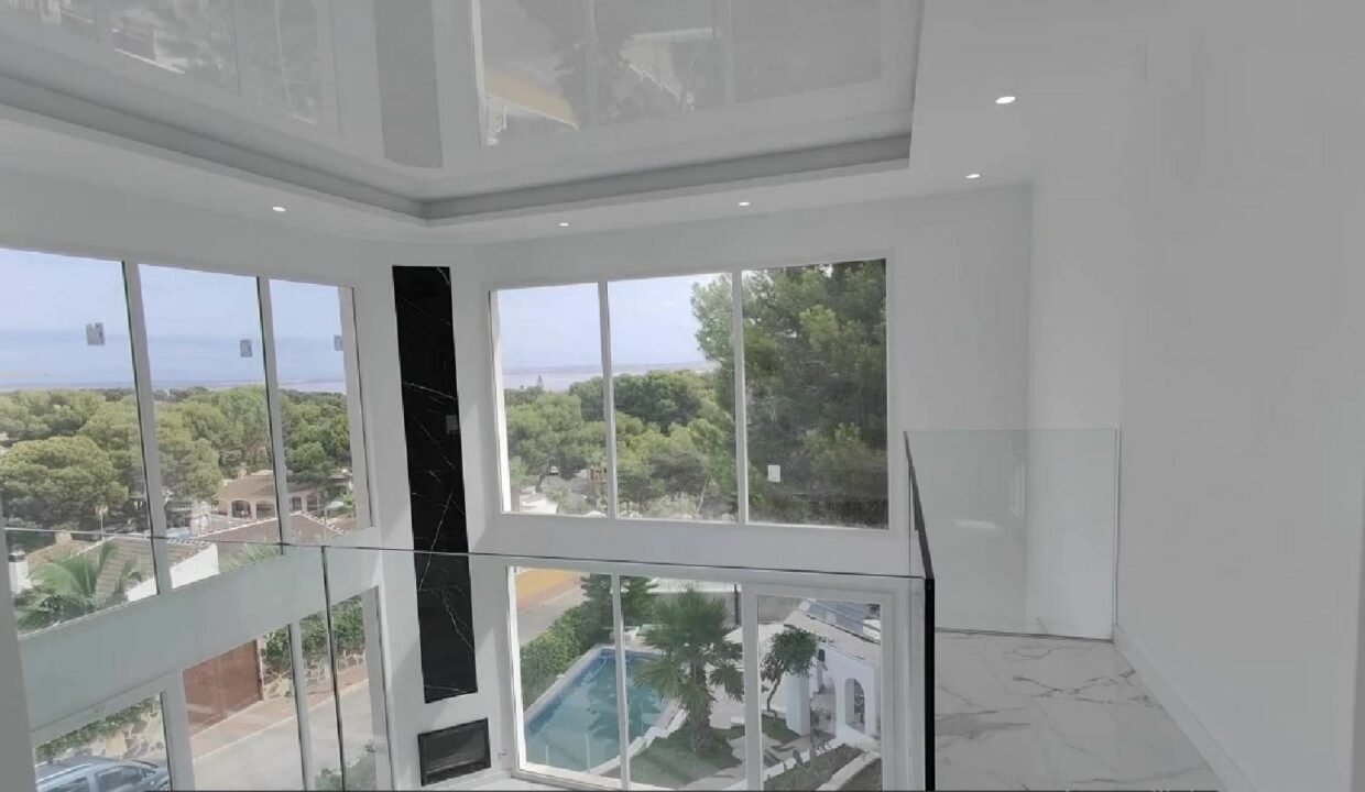 slpxXivmDXn-_1695295265-fullHD