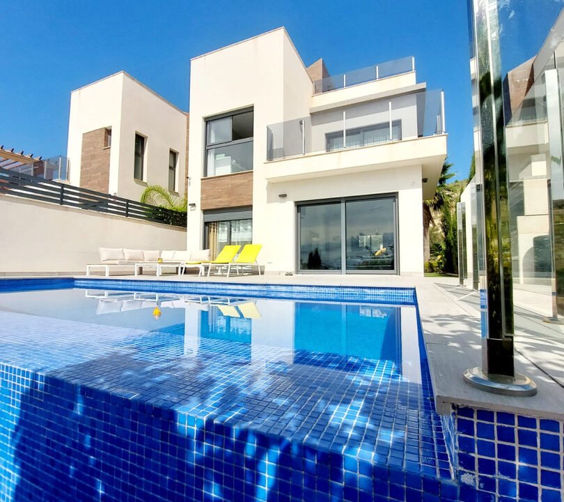 u77fv-pF77FP_1697456869-fullHD