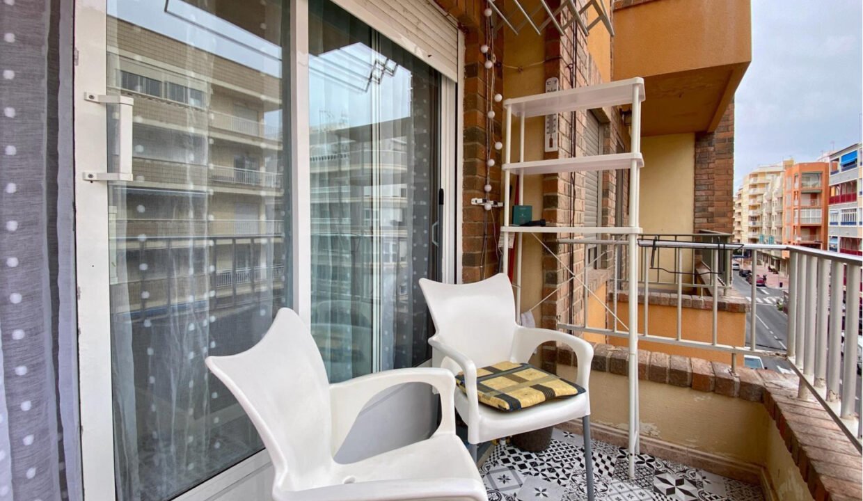 uN4CDr8990So_1746799403-fullHD