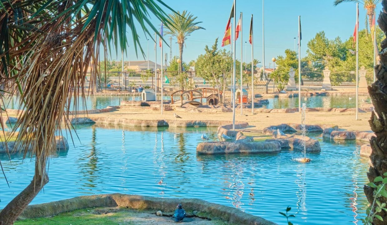 uxGXdbY945fk_1666706929-fullHD