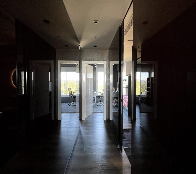 vdYzEPSvUzIN_1740673226-fullHD