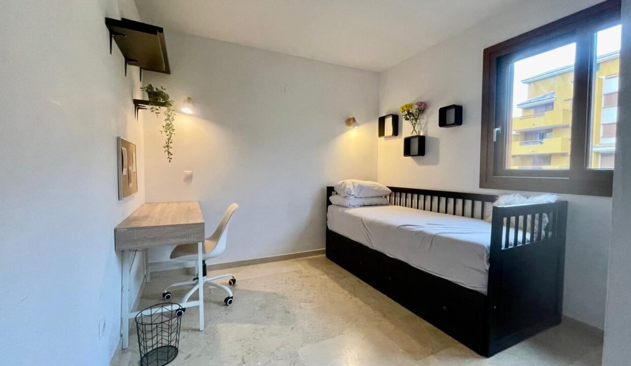 w-idBwj4sZNP_1732793437-fullHD