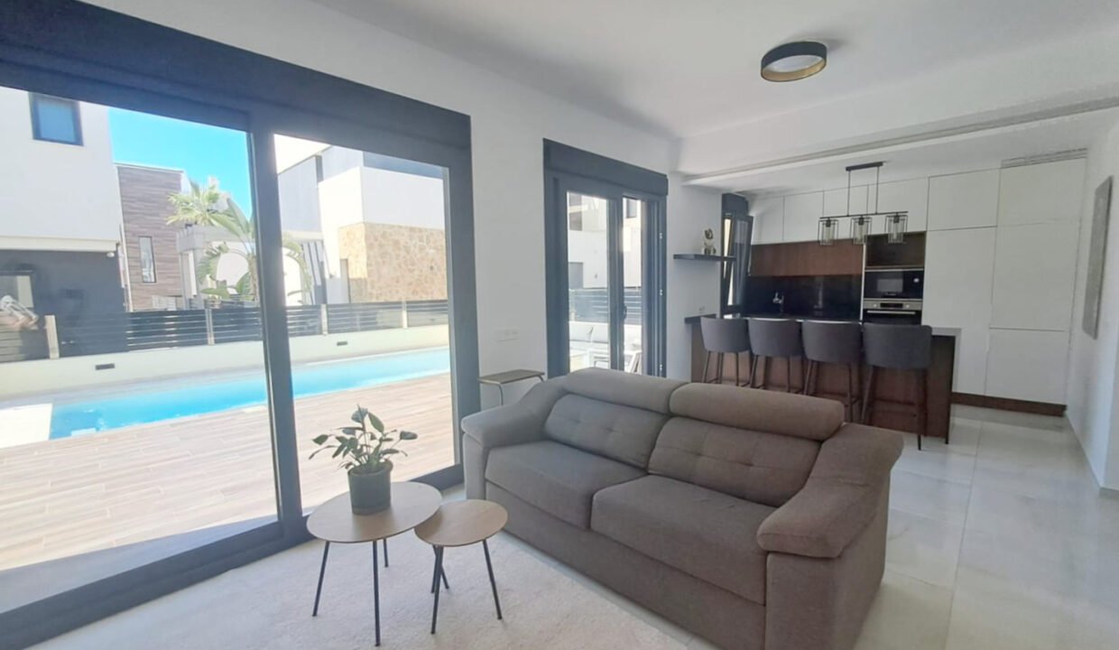 w4DtUKhP-Z9S_1748603833-fullHD