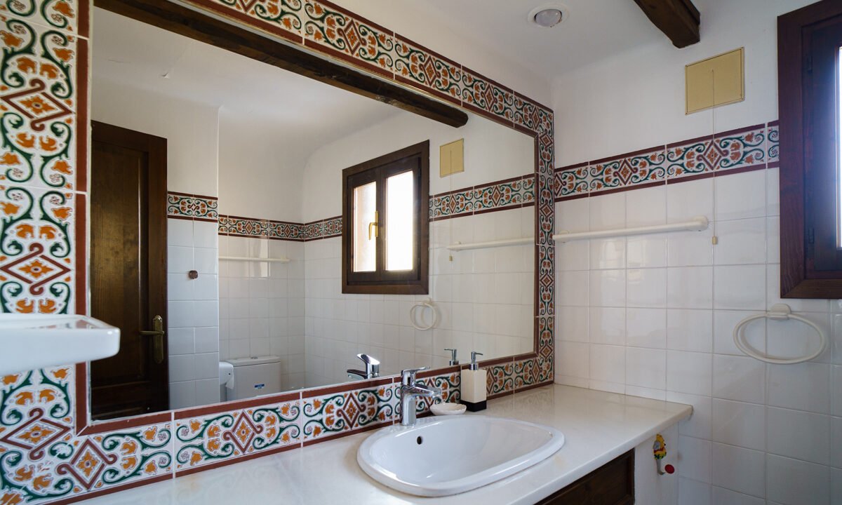 wr0j1EIeK6RX_1717768732-fullHD