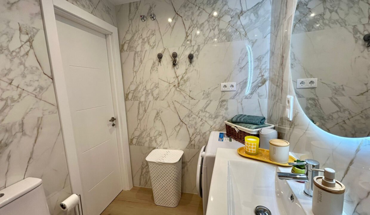 yIVhW9jD4znF_1748874718-fullHD