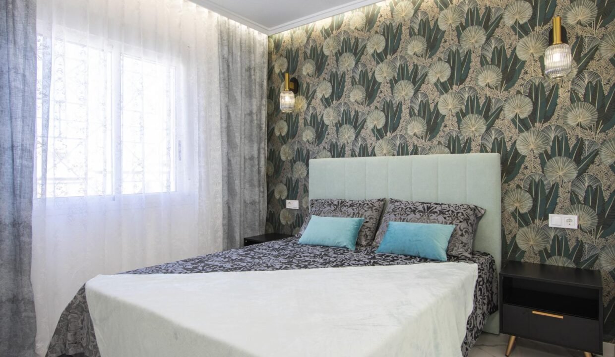 yLLus9RmVgWC_1727708000-fullHD