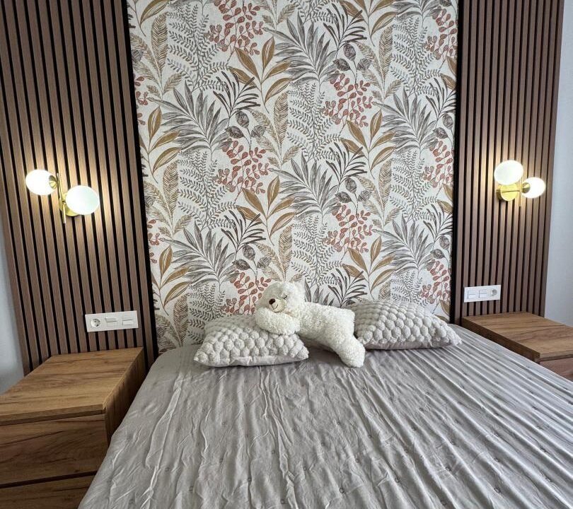 yjQ7CB5kVCLJ_1733759399-fullHD