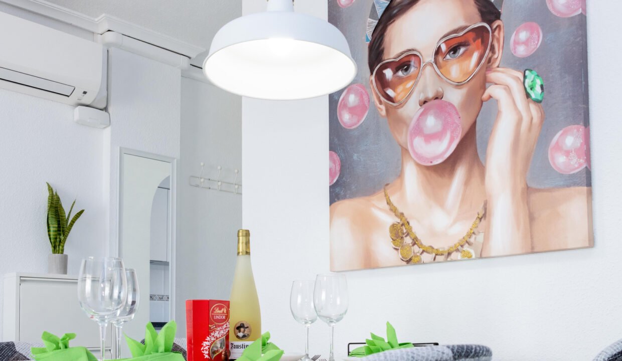 yvuD83-lSByG_1713434030-fullHD