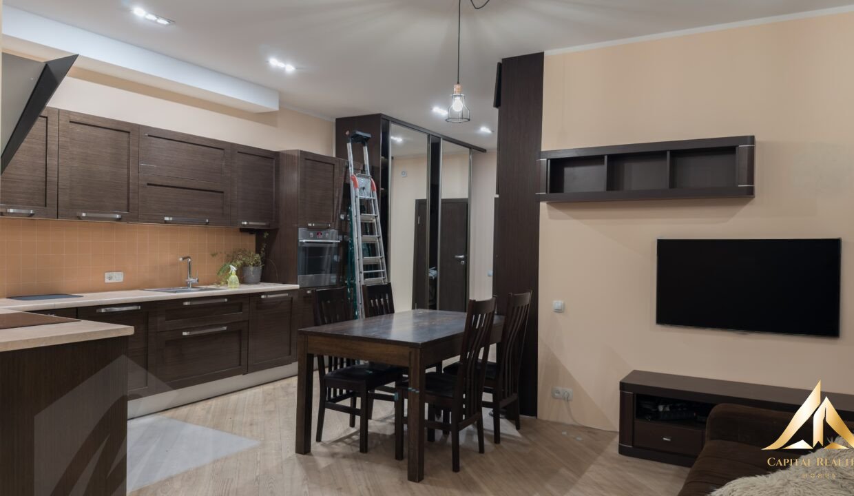 1f759175-0d26-4eba-9a28-e440af7c6a0a-7