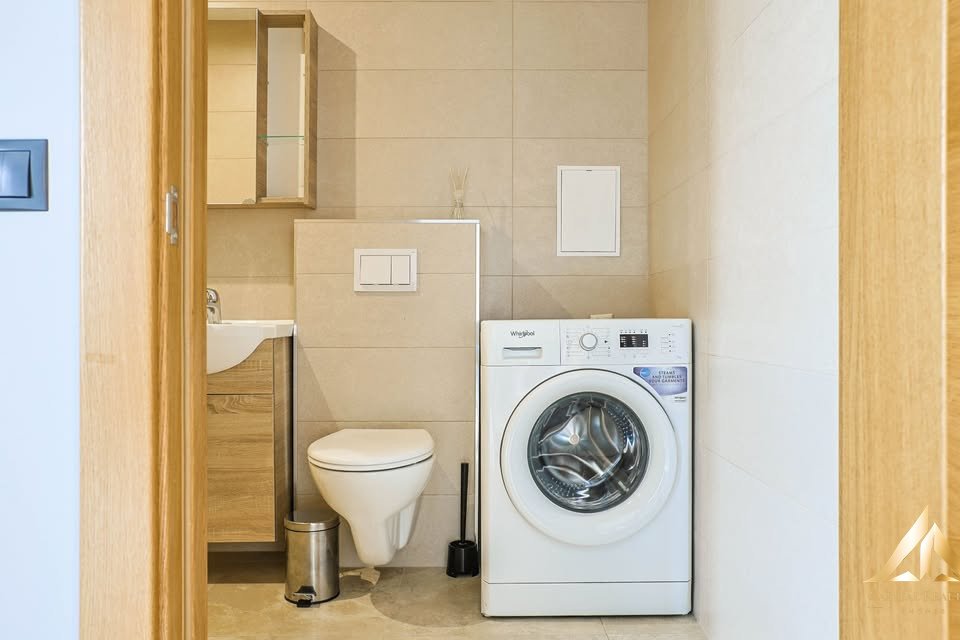 666560668_2213152169490532_2046917830818111194_n