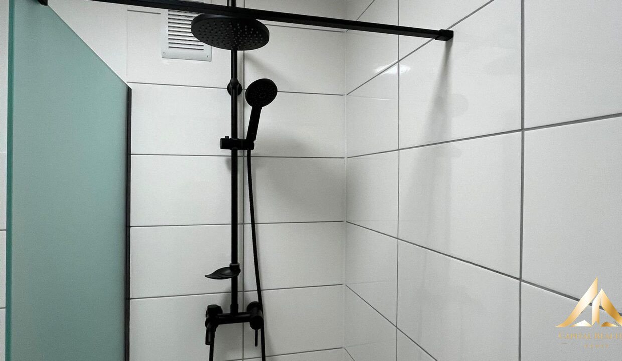 b4608484-7894-4810-8c3f-2c3d35ec752b-01